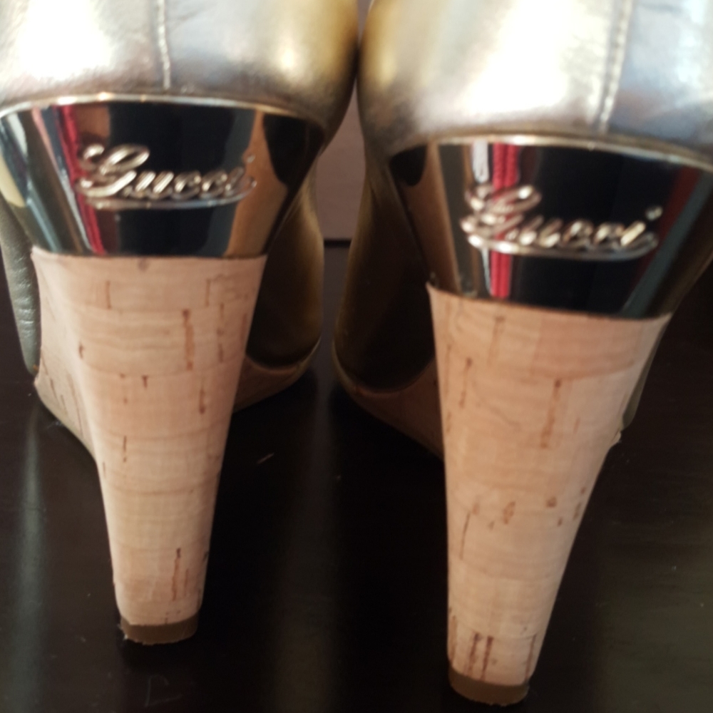 Shoes - Picture 7 of 8